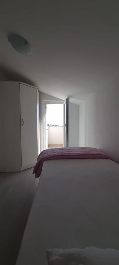 Apartmani Lanterna Krk Town Eksteriør billede
